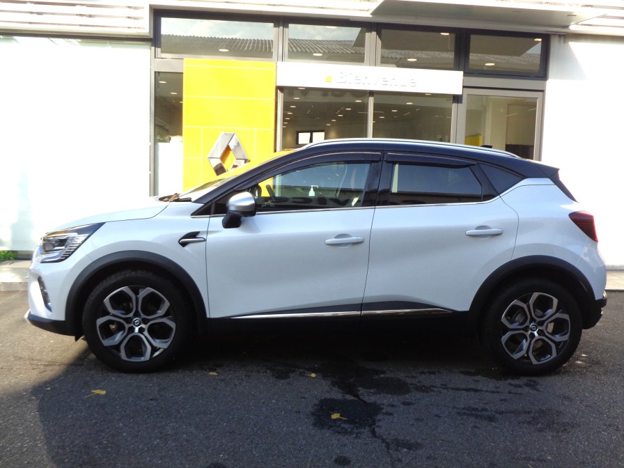 大人4人がきっちり乗れ、程よい大きさの取り回しの良いボディサイズが好評です。