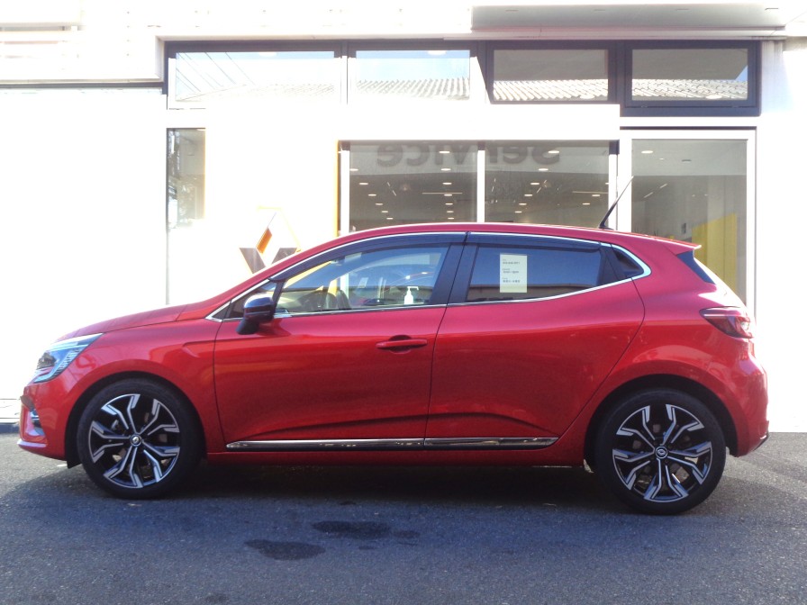 大人4人がきっちり乗れ、程よい大きさの取り回しの良いボディサイズが好評です。