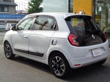往年の名車「ルノー5」をモチーフにしたスタイリッシュなリアビュー