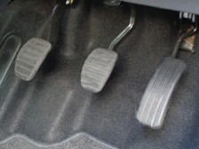 3ペダルは操る楽しさをいつでも感じることができます