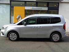 車内容積と使い勝手をとことん追求したら、この形になりました。今でもワン＆オンリーのカングーです。