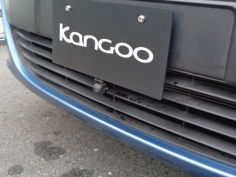 前後カメラで安全性が高まります