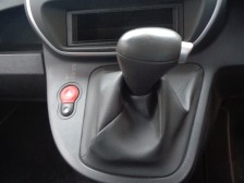 マニュアルモード付ＡＴ「6速EDC」はツインクラッチ機構によりエンジンパワーを効率よくタイヤへ伝達。滑らかでトルクの途切れないスムースな走りを実現。