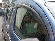 純正ドアバイザーは雨天の換気に効果的