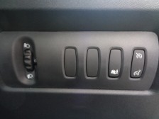 高速道路などで定速走行する際、アクセル操作から開放させてくれるクルーズコントロールを装備。安心のスピードリミッター機能も付いてます。