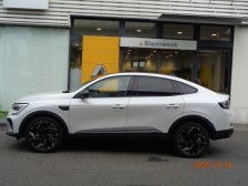 クーペSUVならではの流麗なシルエット