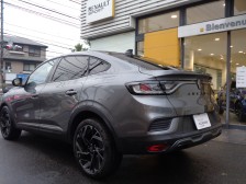 クーペSUVならではのスタイリッシュなリアビュー