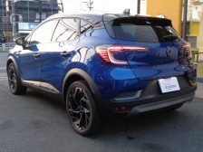 最新のルノーデザイン言語のスタイルは、立体的な有機的ラインで構成され、引き締まったアスリートを連想させます