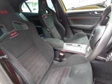 ＲＥＣＡＲＯ製リクライニングバケットシートはサポート性能、剛性感、軽量化、どれをとっても一流の名に恥じない出来。
