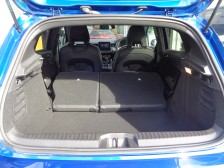 可倒式シートを倒せば、ここまで空間が広がります。