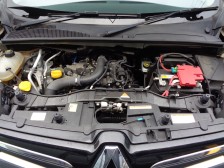 新世代ダウンサイジング直噴ターボエンジン。最新の制御技術で低回転から最大トルクが立ち上がり、高燃費でありながらパワフルに走れます。