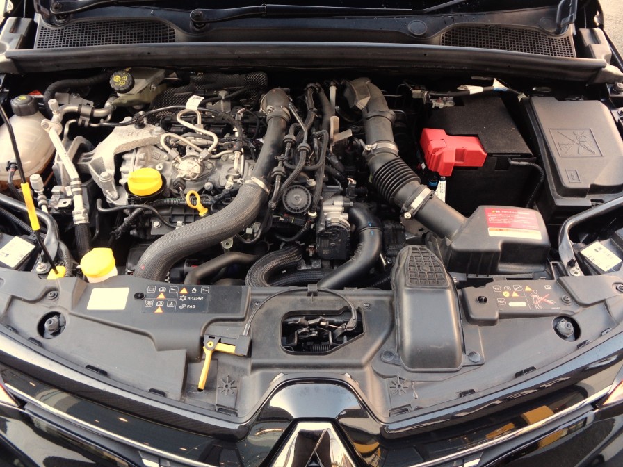 １．３Ｌ　４気筒ターボエンジンは１，６００ｒｐｍから最大トルクを生み出し、市街地から高速道路まであらゆるシーンでドライビングプレジャーと余裕のある走りを提供。