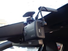 走行中に発生したアクシデントなどを、このドライブレコーダーが記録します。万が一の時の証拠資料として有効だから安心です。