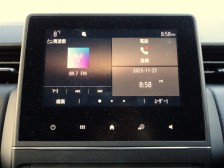 マルチメディアや運転支援システムの設定を、タッチスクリーンでコントロールできるＲ－Ｌｉｎｋ　２を採用。　ミラーリング機能を使って地図アプリを表示すればタッチスクリーンをナビ画面として使えます。