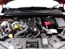 1.3L ４気筒ターボエンジンは1,600rpmから最大トルクを生み出し、市街地から高速道路まであらゆるシーンでドライビングプレジャーと余裕のある走りを提供。