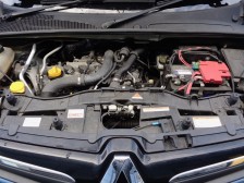 新世代ダウンサイジング直噴ターボエンジン。最新の制御技術で低回転から最大トルクが立ち上がり、高燃費でありながらパワフルに走れます。