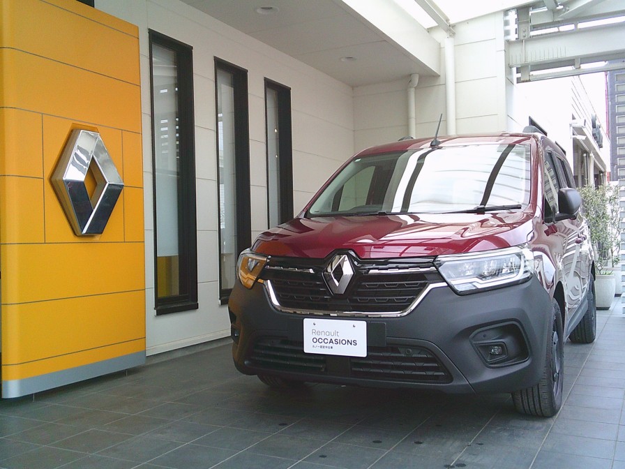 ルノー カングー・ヴァリエテブラックバンパー